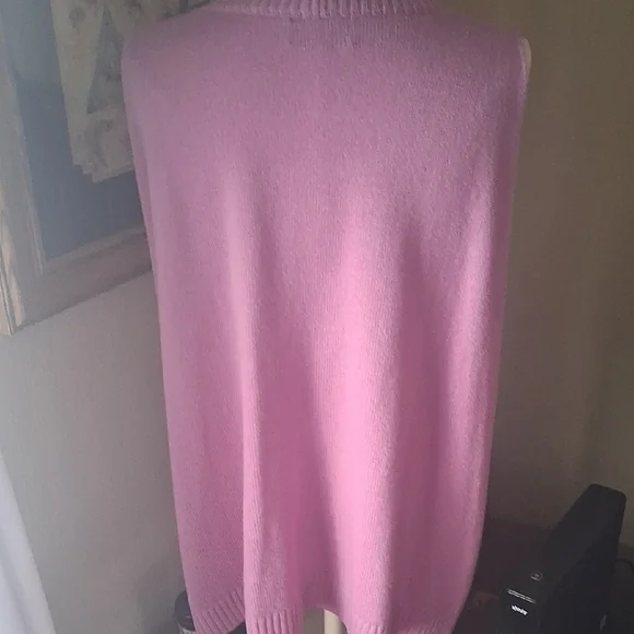 Chic V-Neck Pink Sweater Vest - Picture 4 of 4